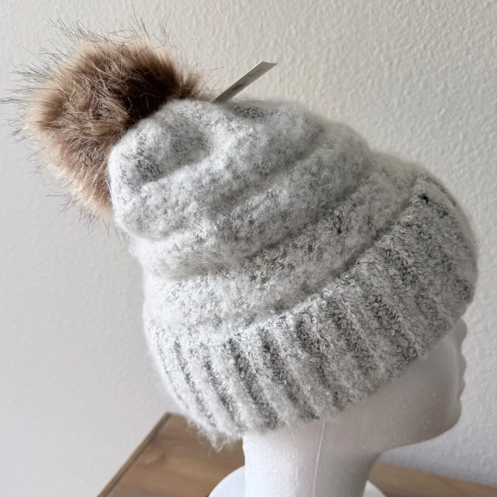 NWT Cedarwood Threads David & Young soft gray beanie